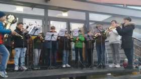 Bild zu Musikalische Eröffnung Adventmarkt Ternitz